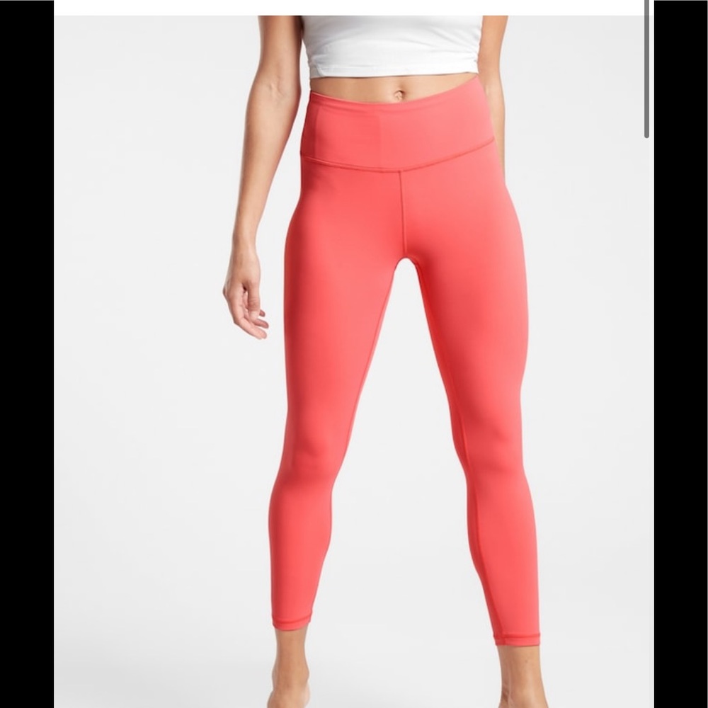 NWOT Fabletics coral 7/8 length Leggings Xs